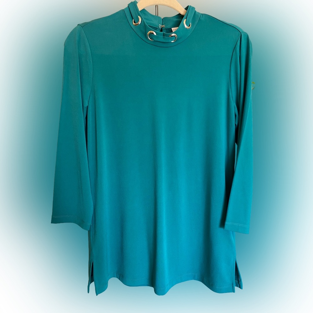 Susan Graver Teal Top